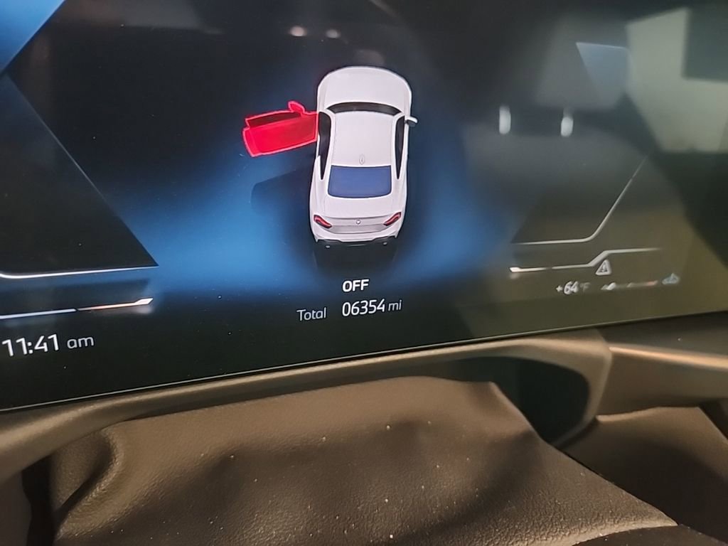 Used 2025 BMW 230i Coupe w/ Convenience Package image 5