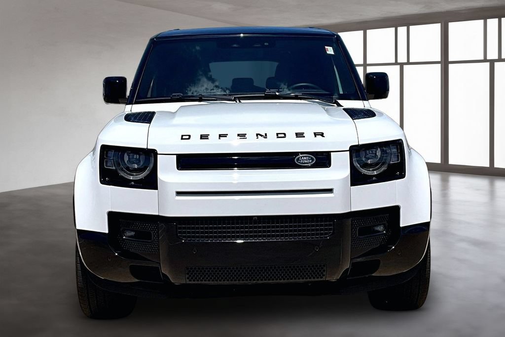 Certified 2025 Land Rover Defender 130 X-Dynamic SE AWD/4WD image 3
