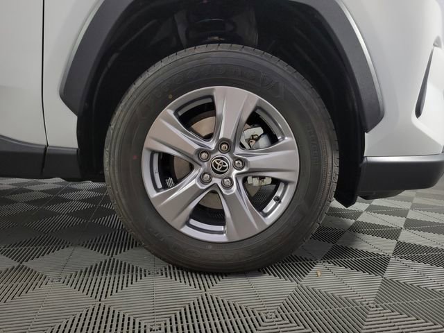 Used 2025 Toyota RAV4 LE AWD/4WD image 11