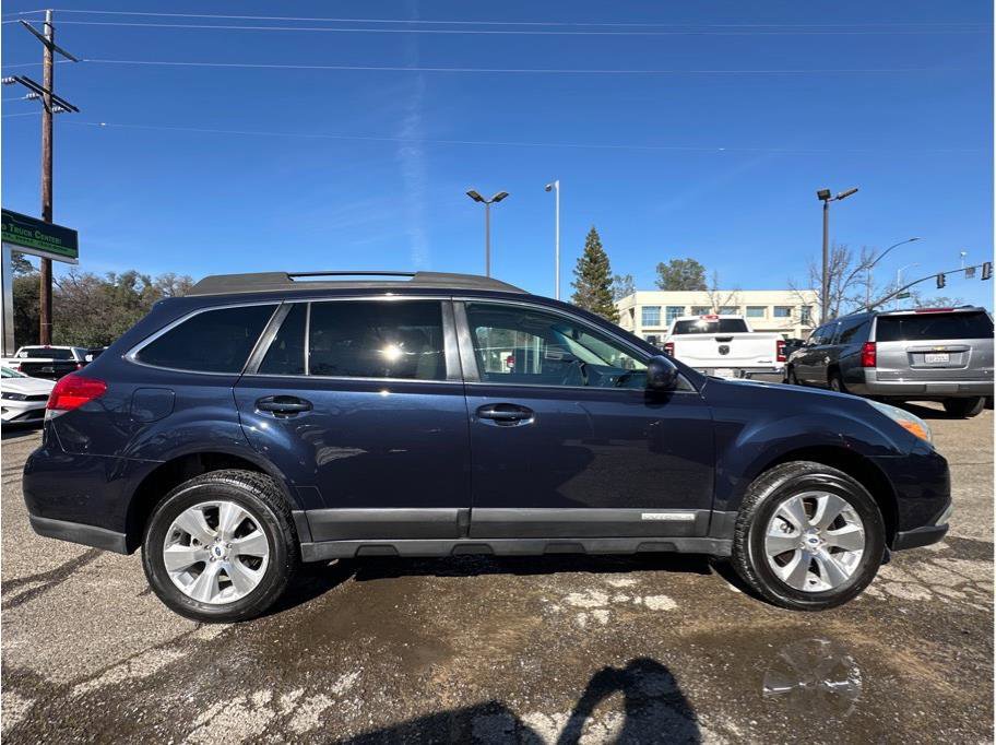 Used 2012 Subaru Outback 3.6R Limited w/ Moonroof Pkg image 9