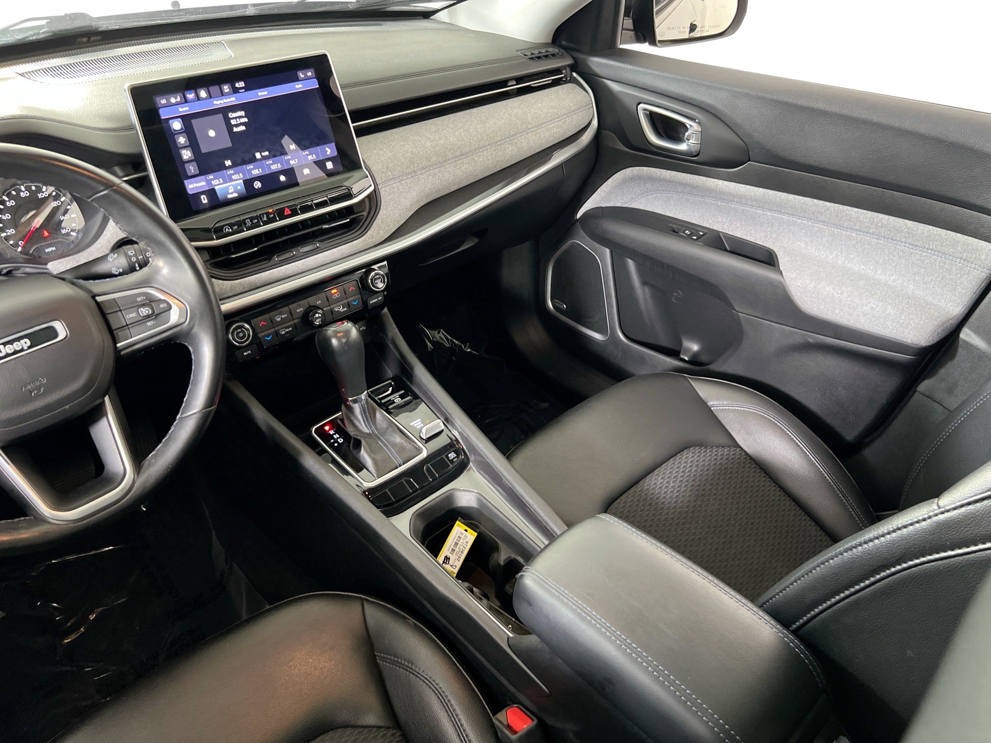 Used 2022 Jeep Compass Latitude w/ Sun and Sound Group AWD/4WD image 22