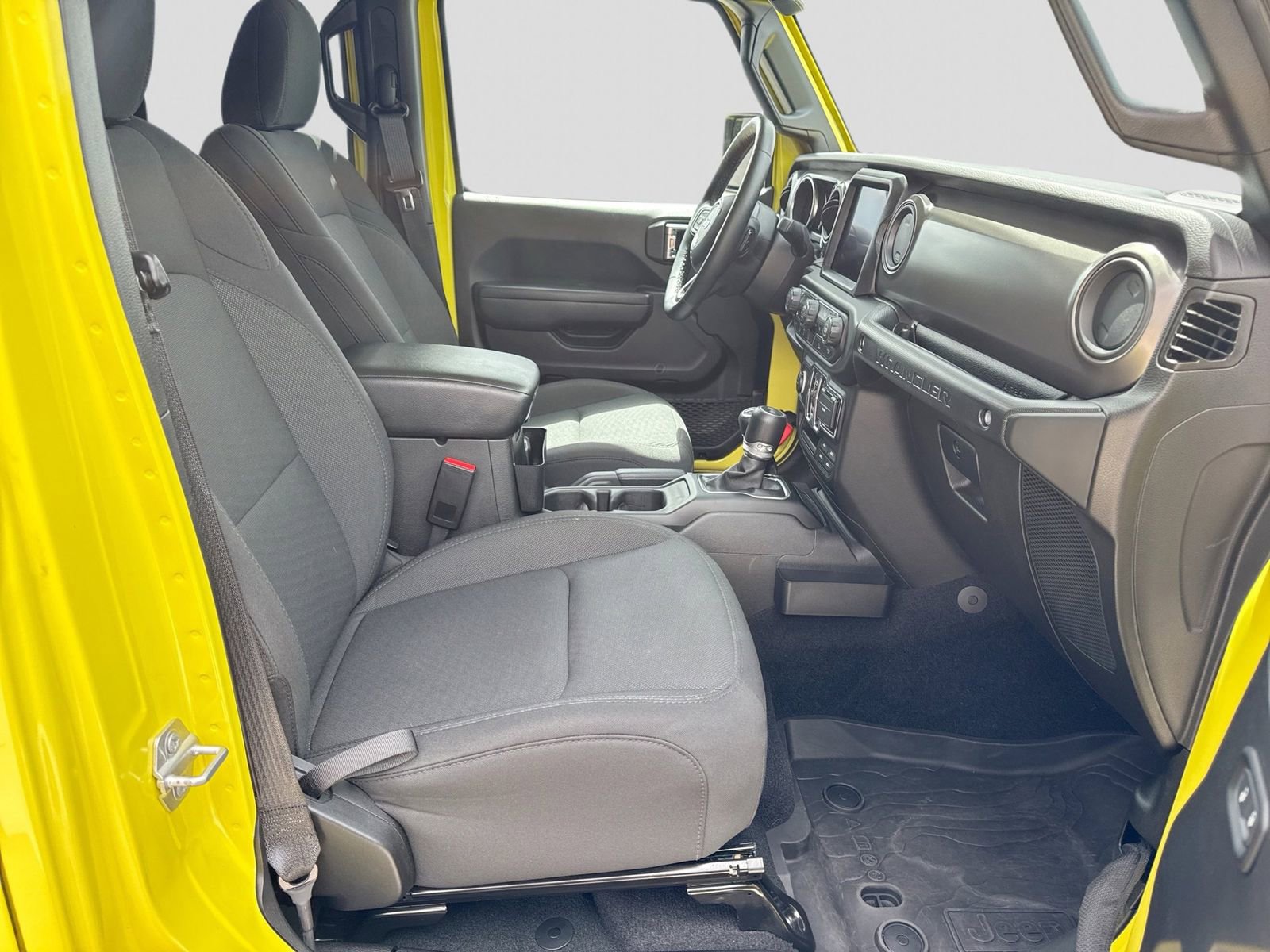 Used 2023 Jeep Wrangler Willys image 7
