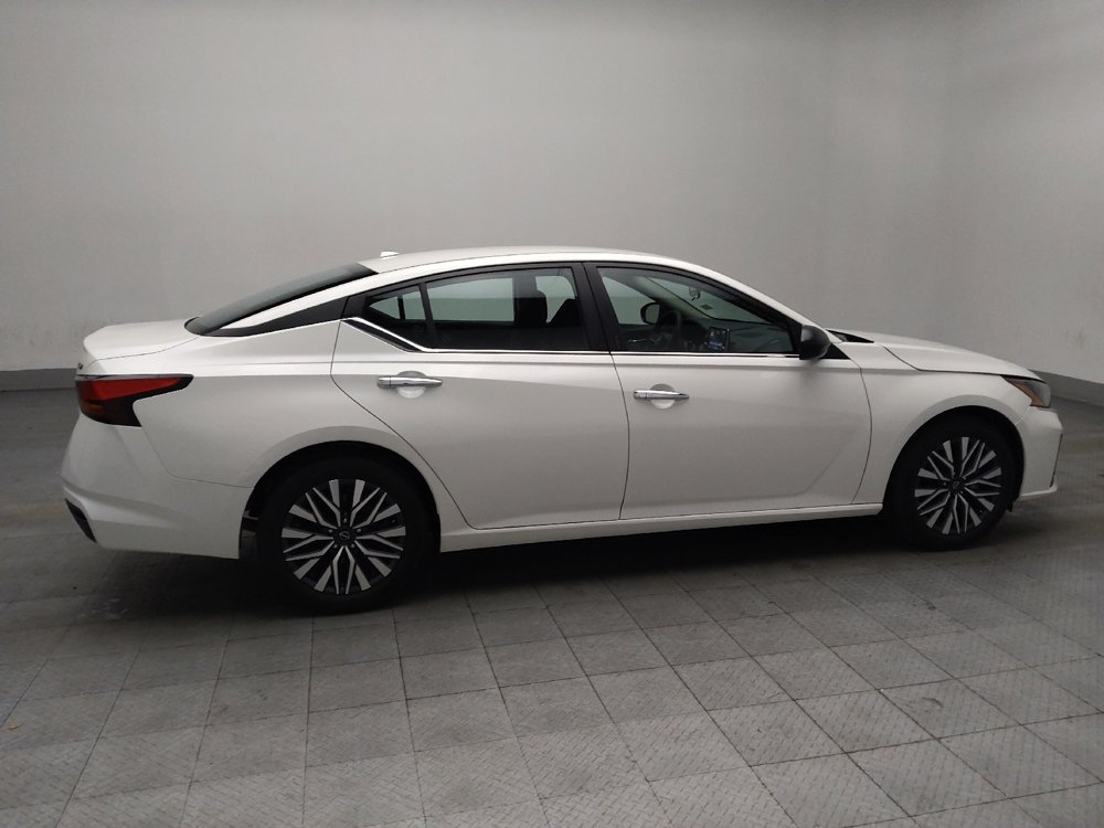 Used 2024 Nissan Altima 2.5 SV image 10