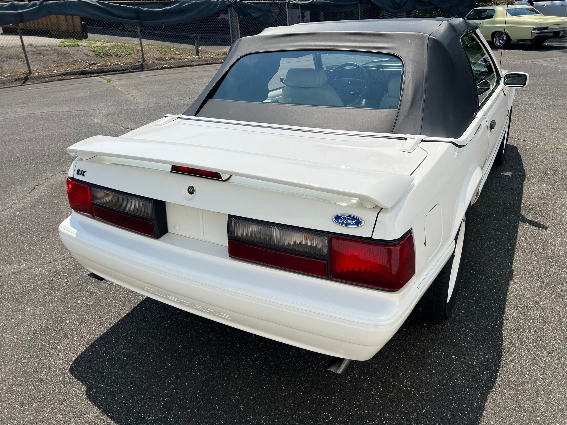 Used 1993 Ford Mustang LX RWD image 19