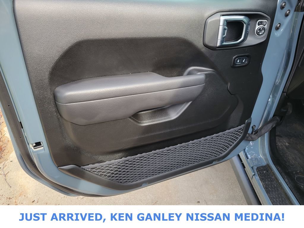 Used 2025 Jeep Wrangler Willys image 14