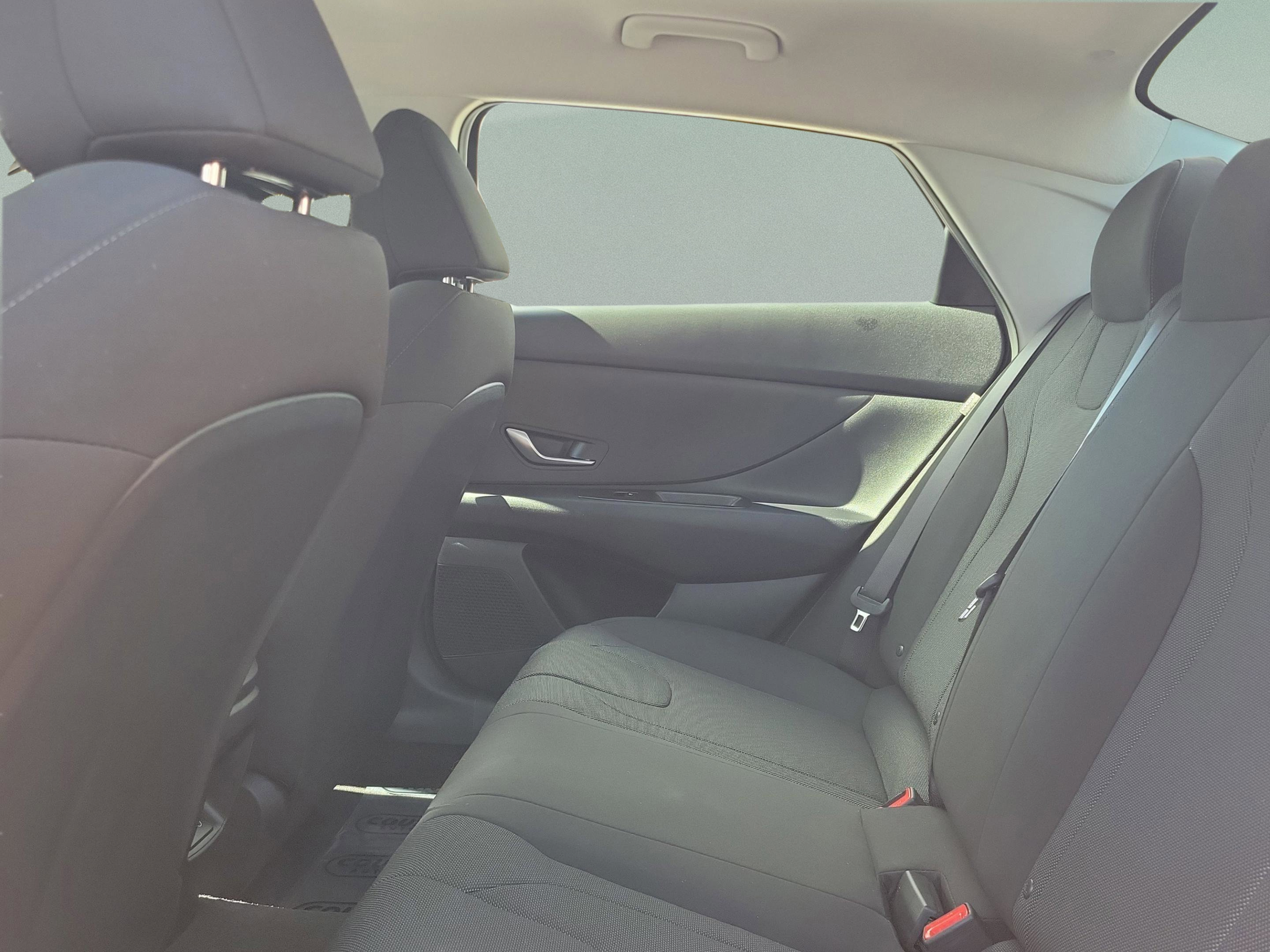 Certified 2026 Hyundai Elantra SE FWD image 26
