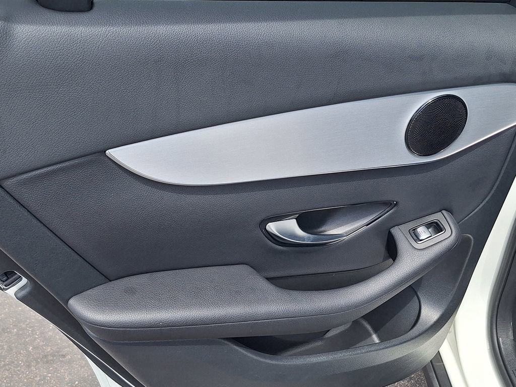 Used 2019 Mercedes-Benz GLC 300 4MATIC w/ Premium Package image 12