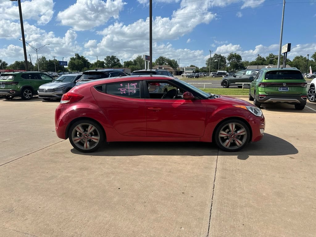 Used 2016 Hyundai Veloster w/ Option Group 02 FWD image 4