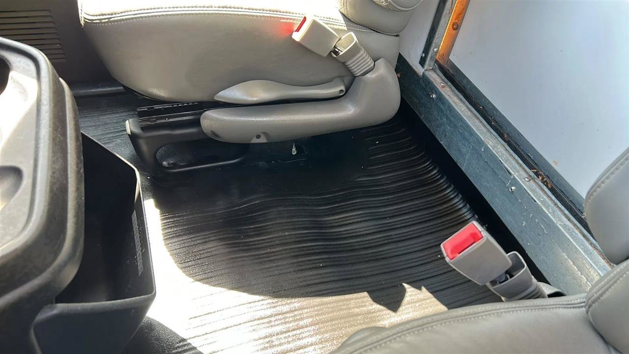 Used 2019 Chevrolet Express 3500 Extended w/ Driver Convenience Package RWD image 34