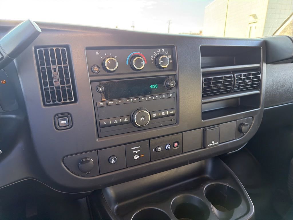Used 2024 Chevrolet Express 3500 LS w/ Chrome Appearance Package RWD image 13