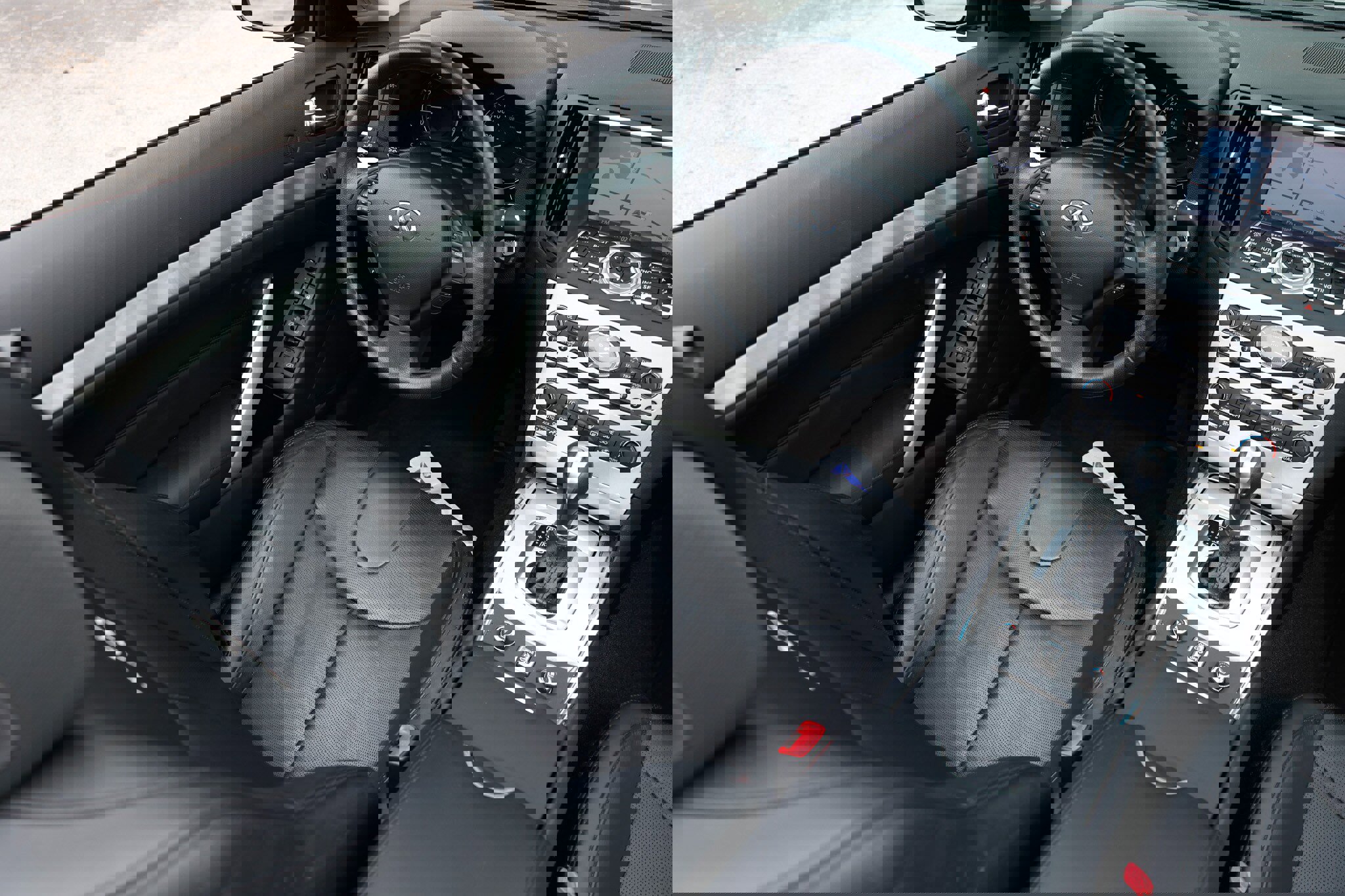 Used 2014 INFINITI Q60 Convertible w/ Premium Package image 25