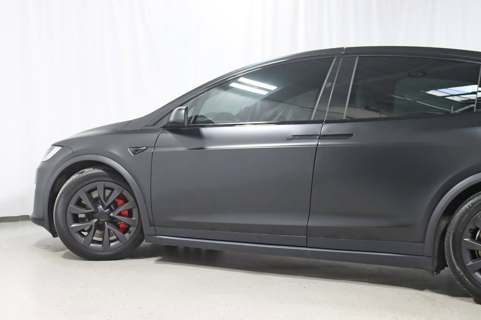 Used 2023 Tesla Model X Plaid image 12