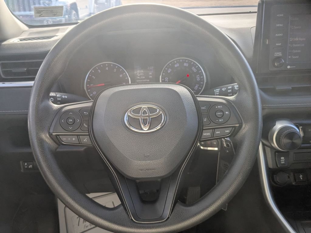 Used 2021 Toyota RAV4 LE image 20
