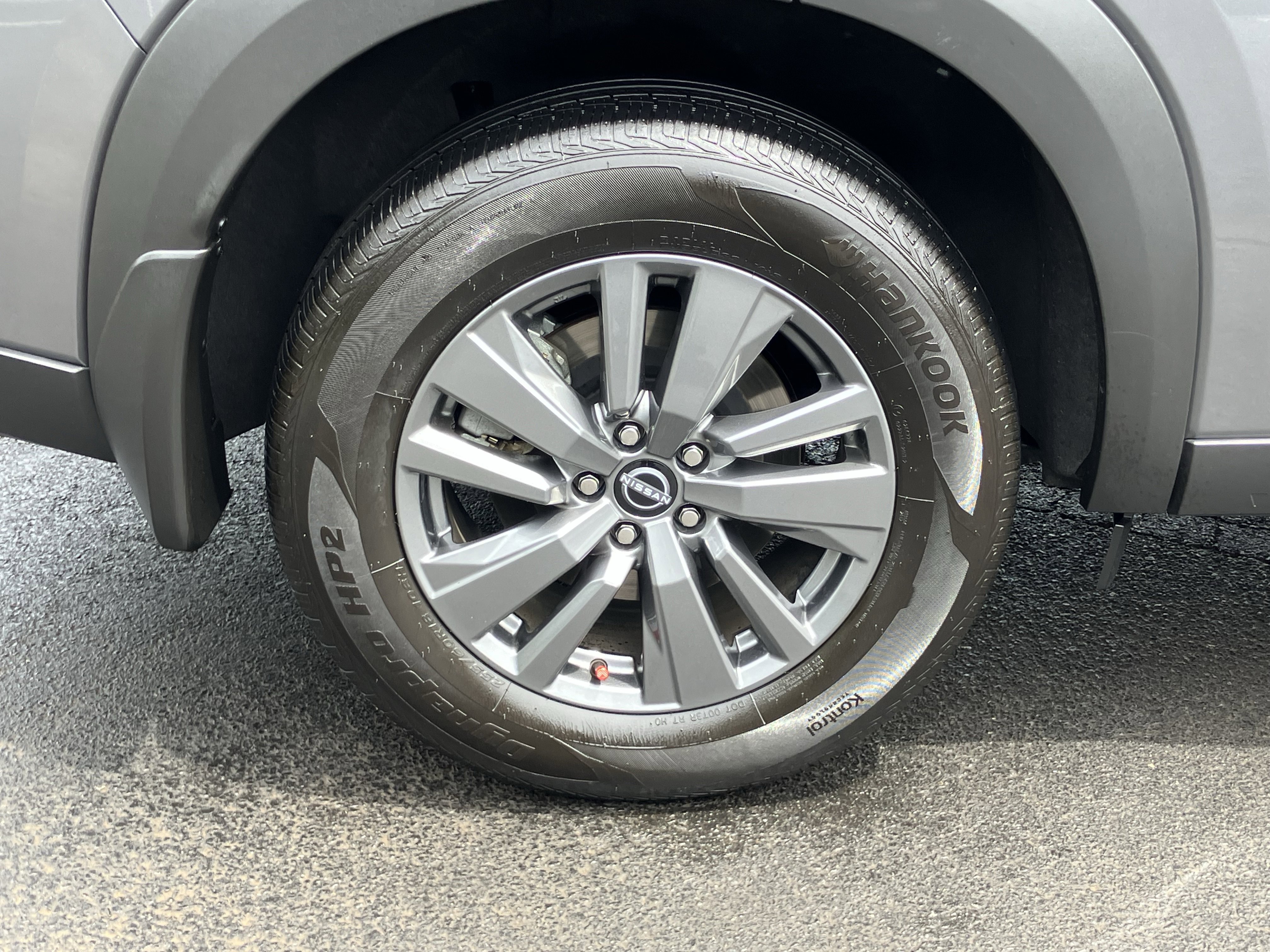 Used 2025 Nissan Pathfinder S FWD image 13