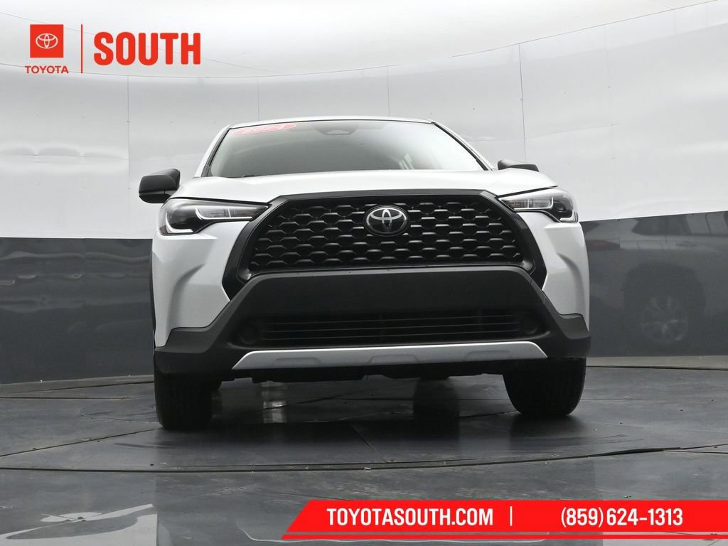 Used 2024 Toyota Corolla Cross L AWD/4WD image 38