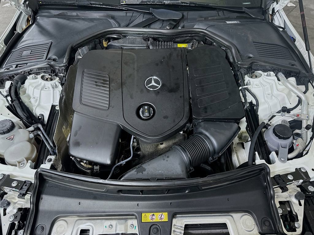 Used 2022 Mercedes-Benz C 300 4MATIC Sedan w/ Pinnacle Trim Package image 9