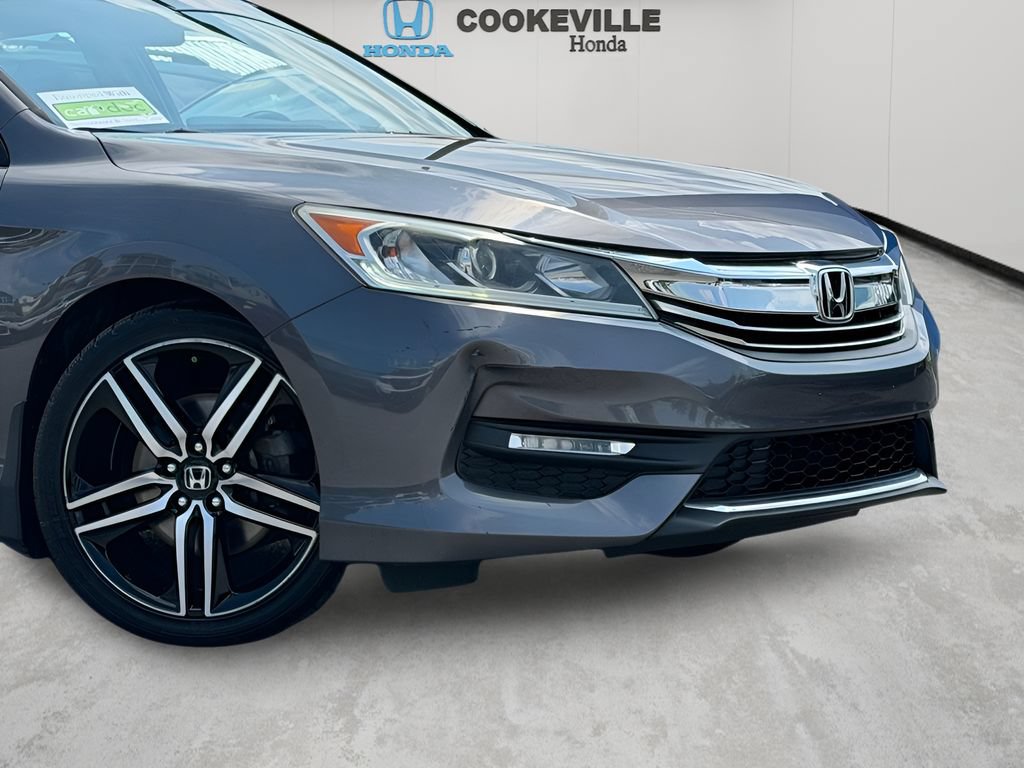 Used 2017 Honda Accord Sport image 3