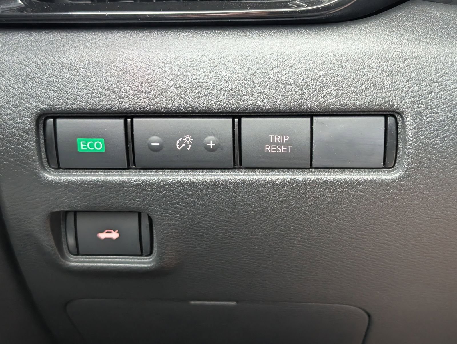 Used 2025 Nissan Sentra SR w/ SR Premium Package FWD image 22