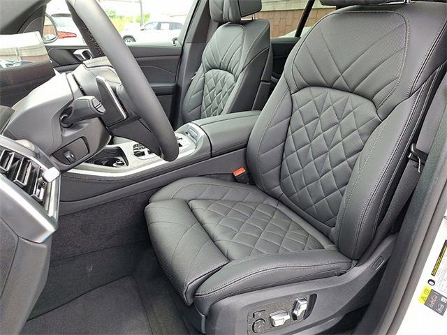 Certified 2026 BMW X5 xDrive50e w/ Climate Comfort Package image 9
