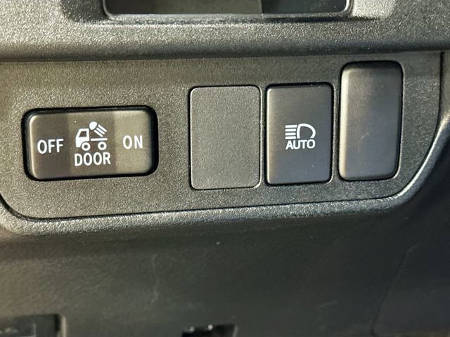 Used 2018 Toyota Tacoma SR w/ SR Convenience Package image 12