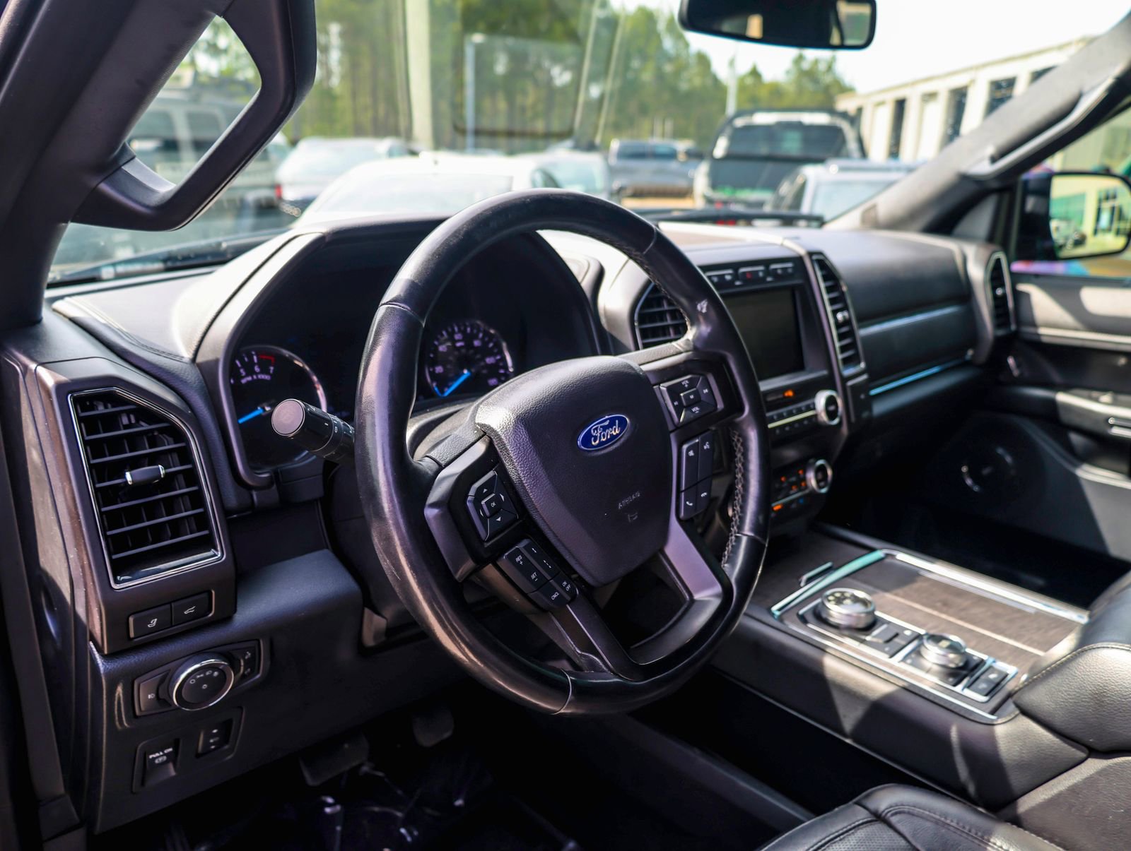 Used 2019 Ford Expedition Limited w/ Equipment Group 302A image 18