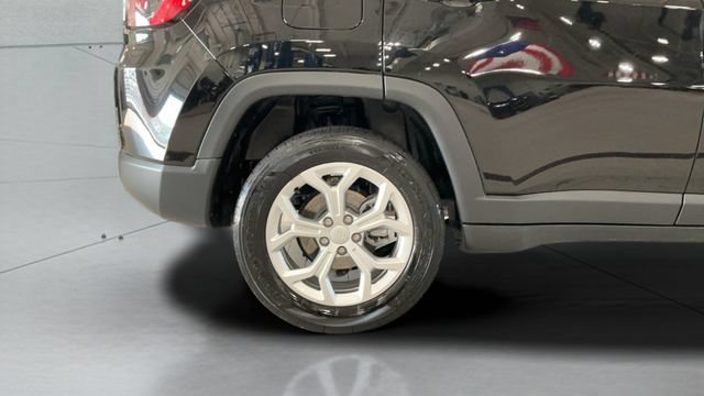 Used 2024 Jeep Compass Latitude AWD/4WD image 20