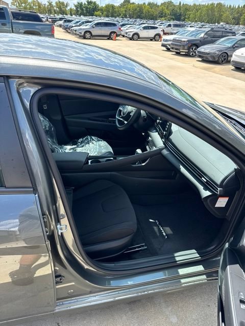 New 2026 Hyundai Elantra Hybrid FWD image 15