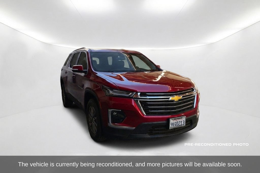 Used 2023 Chevrolet Traverse LT w/ LPO, Roadside Safety Package FWD image 3