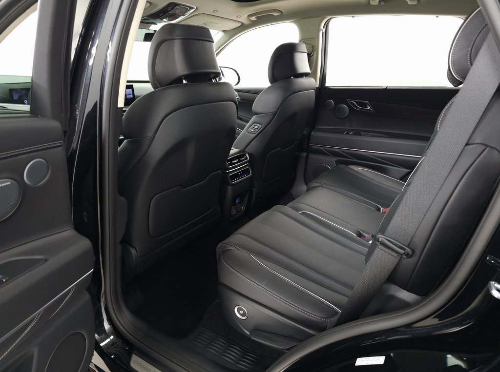 Used 2025 Genesis GV80 2.5T Prestige image 33