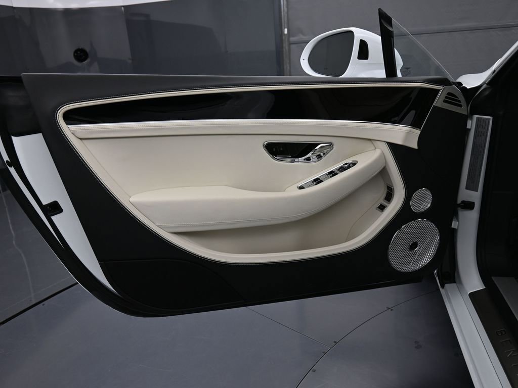 Used 2024 Bentley Continental GT image 15