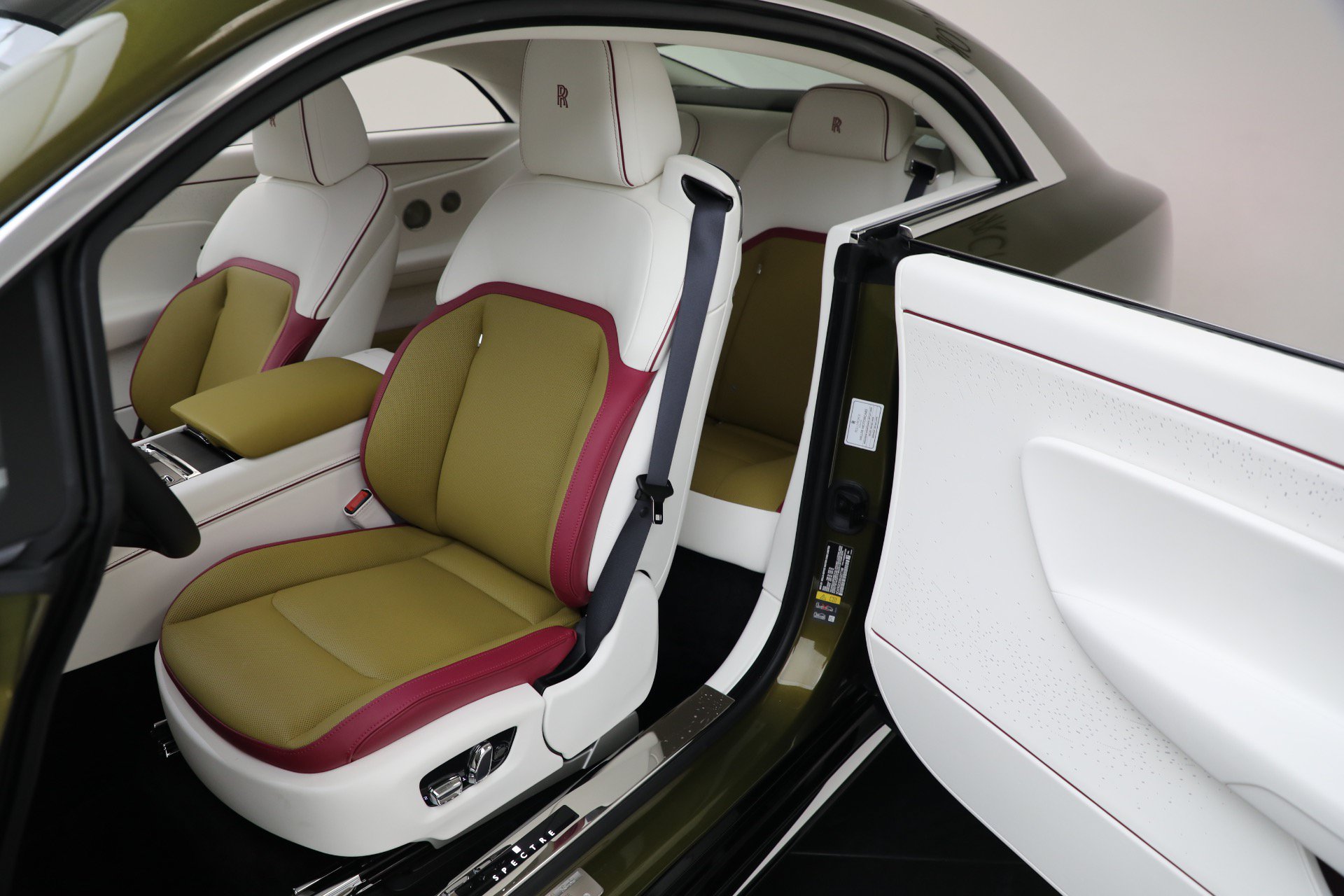 Certified 2025 Rolls-Royce Spectre w/ Spectre Launch Package AWD/4WD image 4
