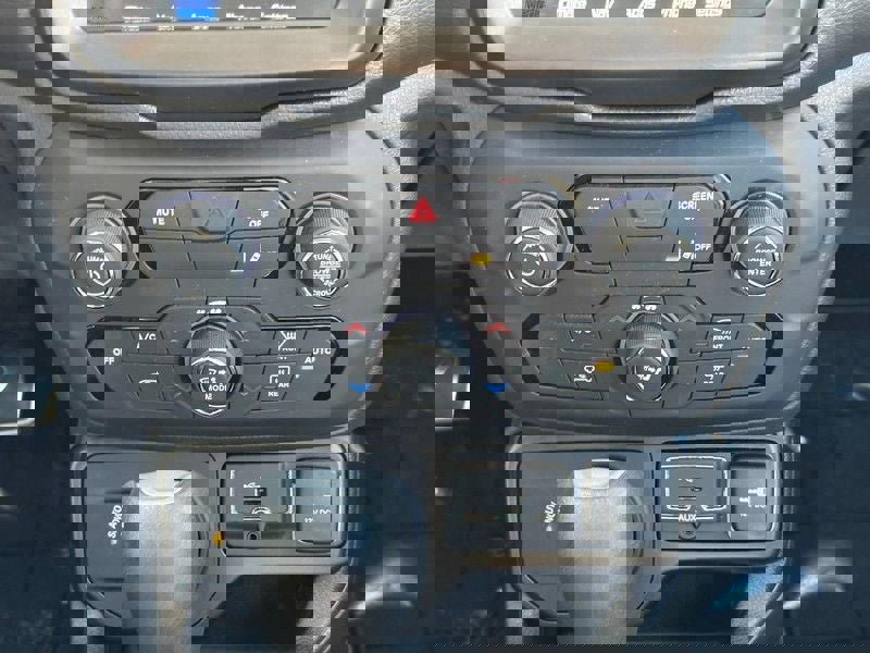 Used 2022 Jeep Renegade Latitude image 14