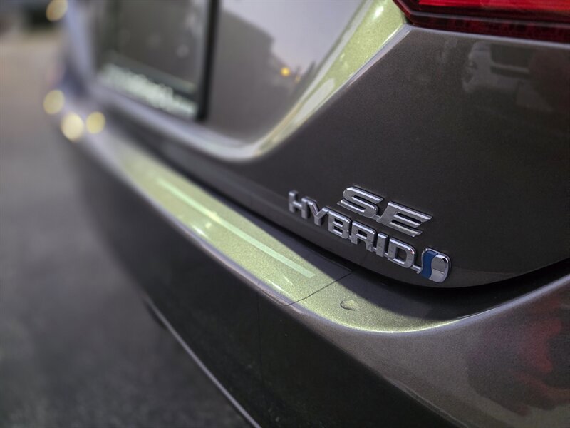 Used 2018 Toyota Camry SE image 11