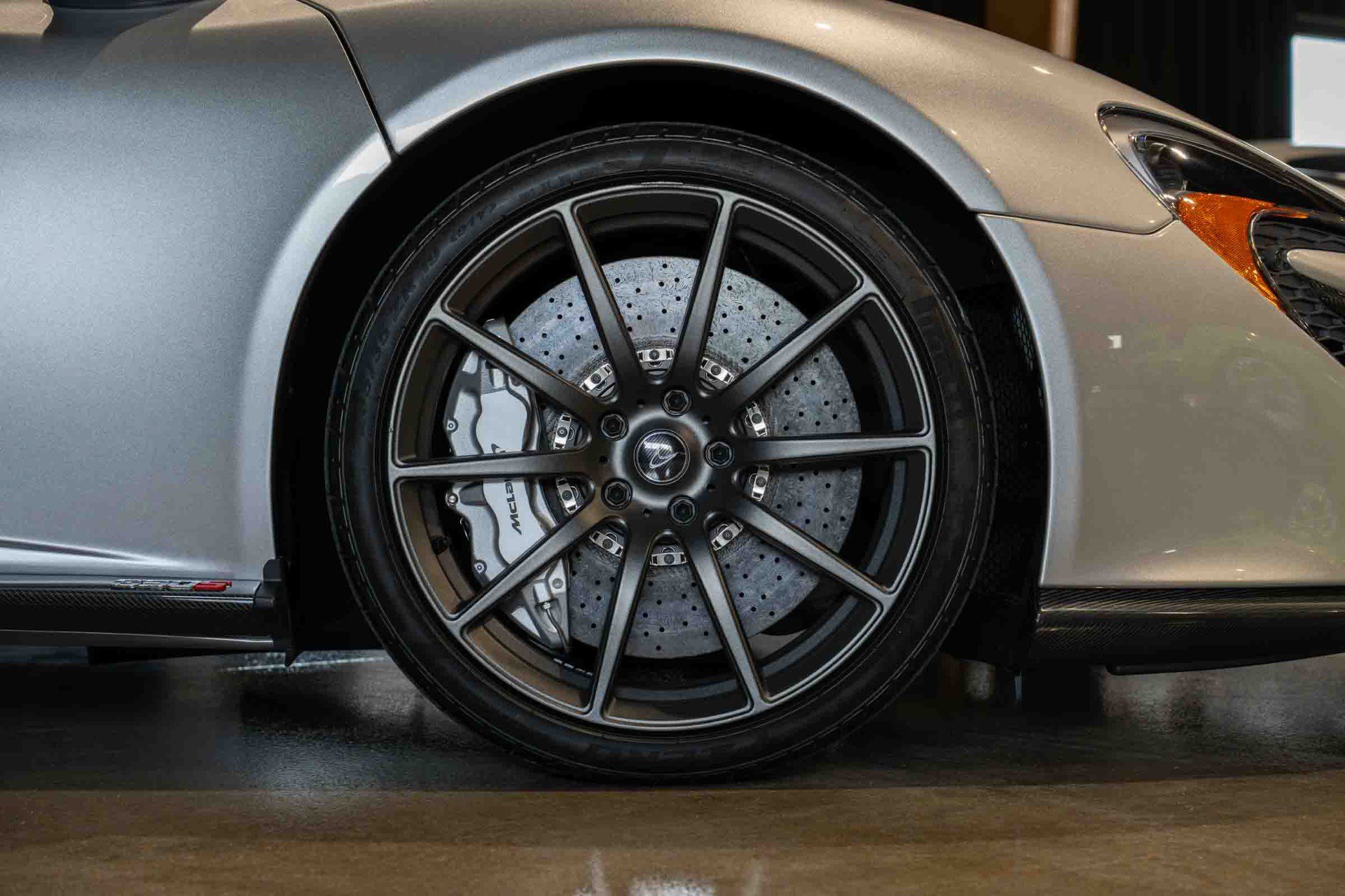 Used 2016 McLaren 650S Spider RWD image 40