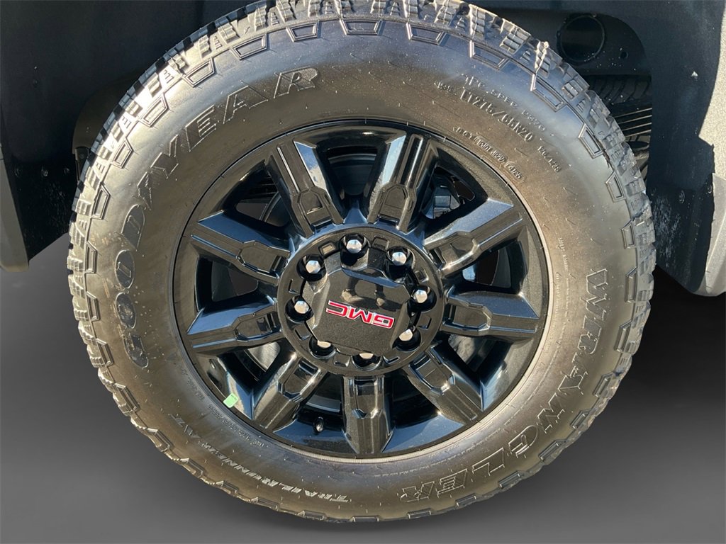 New 2026 GMC Sierra 2500 AT4 w/ AT4 Premium Plus Package image 8