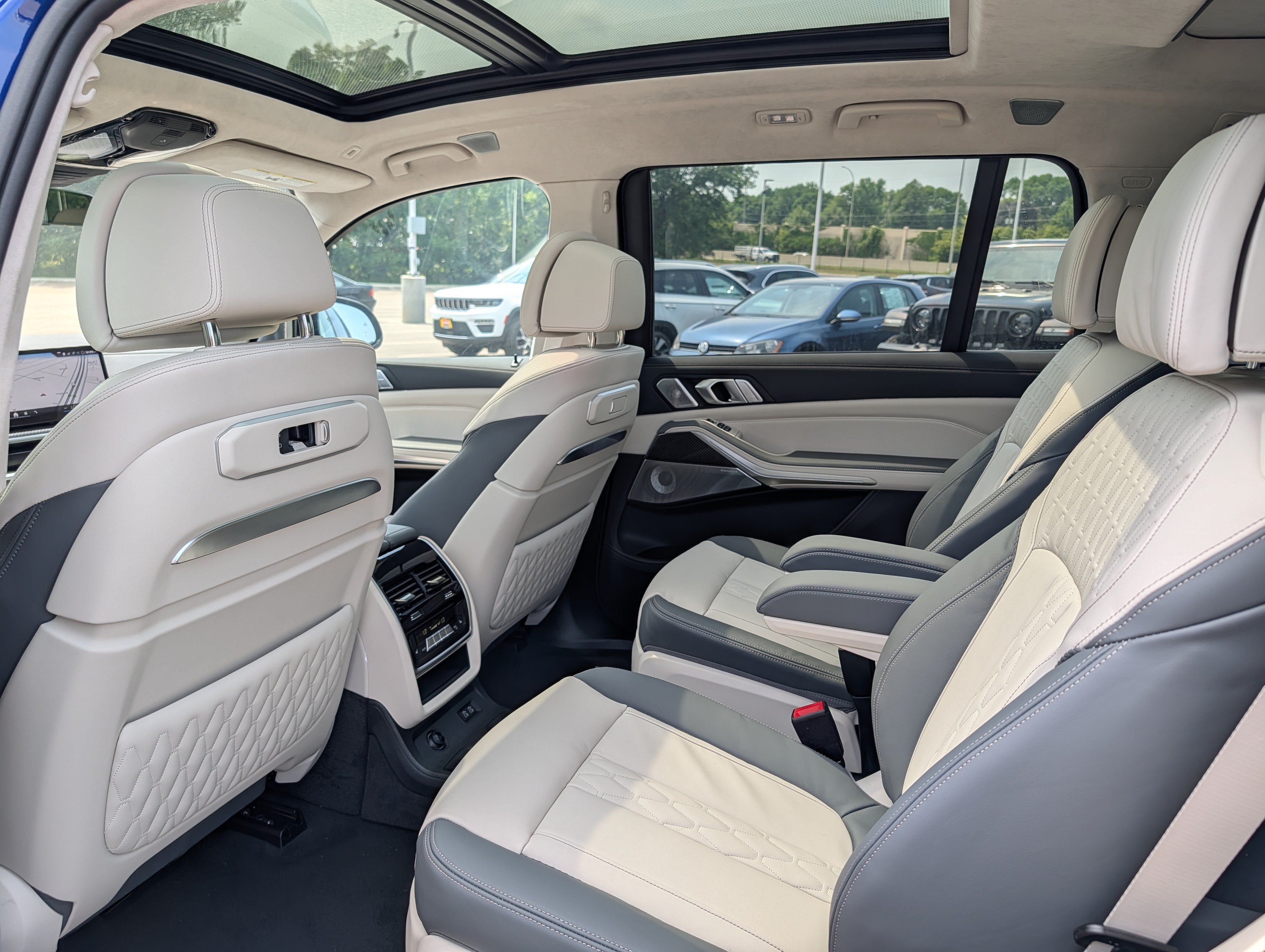 New 2027 BMW X7 M60i AWD/4WD image 6