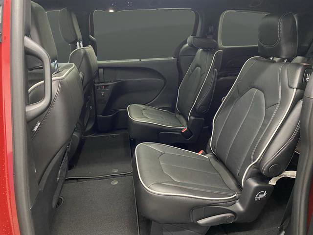 New 2026 Chrysler Pacifica Limited w/ S Appearance Package image 33