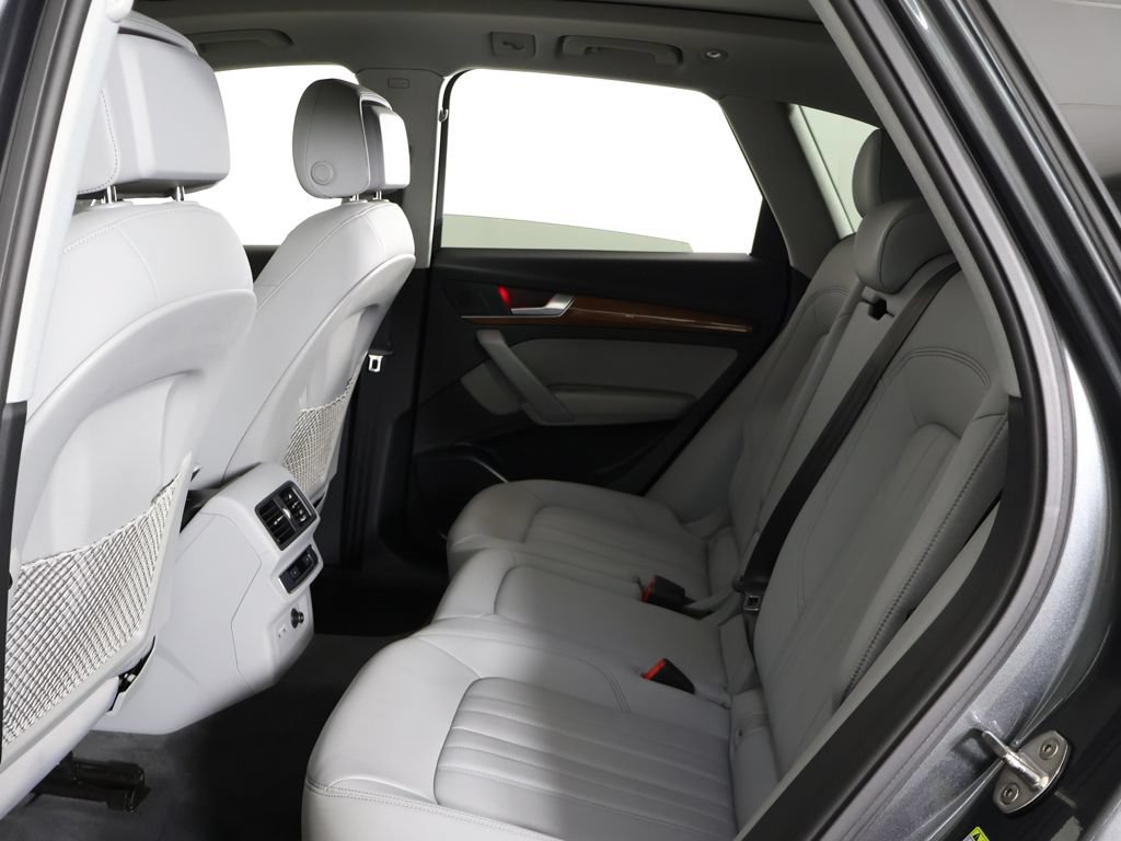 Used 2023 Audi Q5 2.0T Premium w/ Convenience Package AWD/4WD image 35