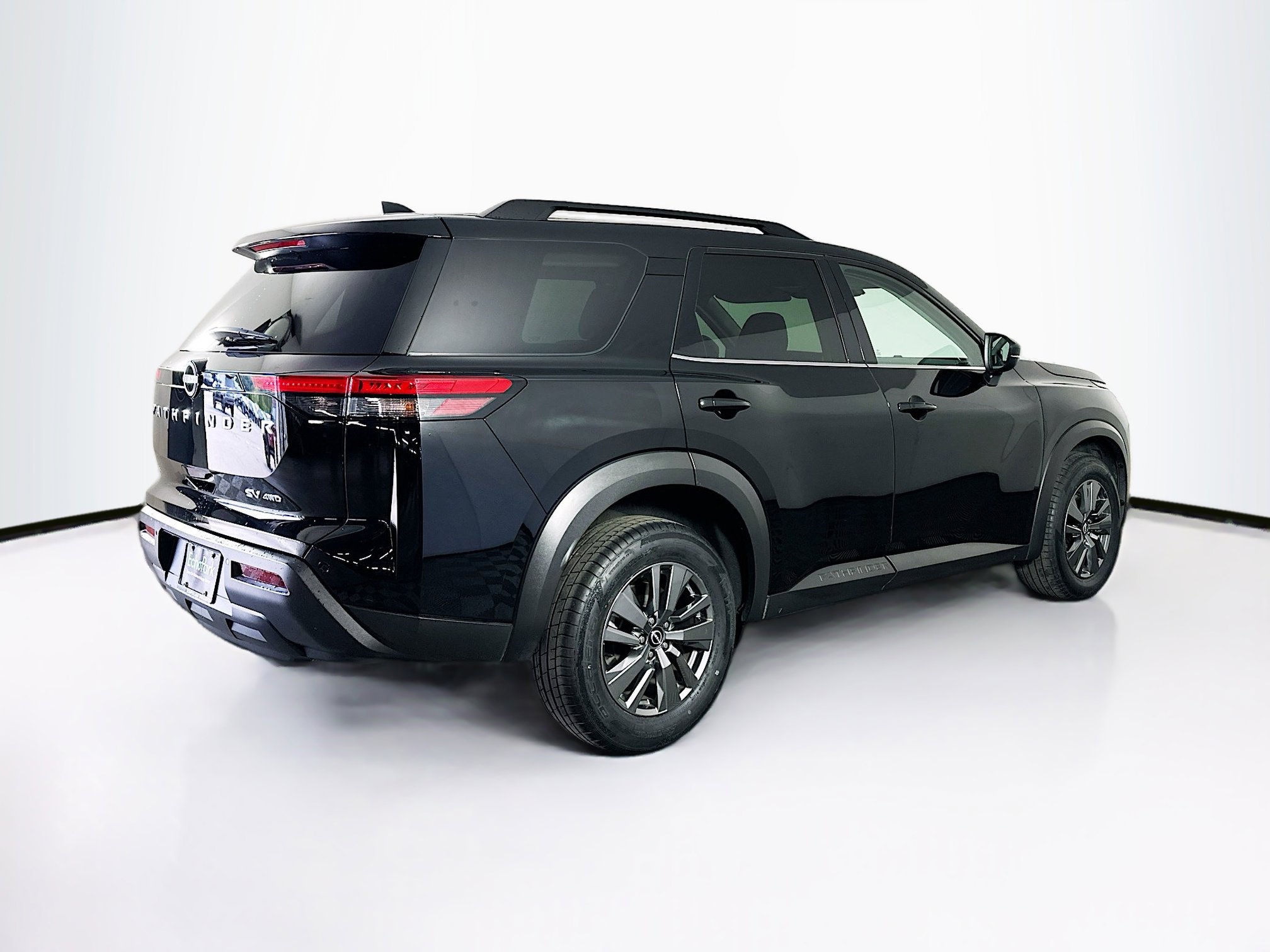 Used 2024 Nissan Pathfinder SV image 9