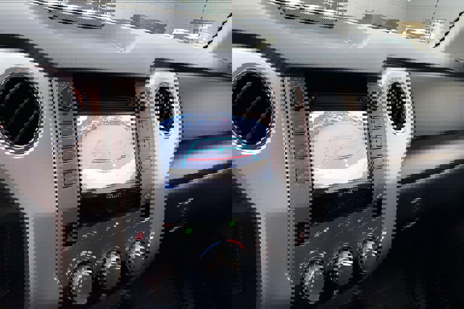 Used 2018 Toyota Tundra SR5 w/ SR5 Upgrade Package image 28