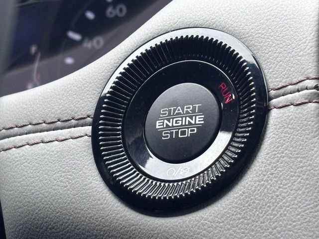 Used 2025 Jeep Compass Limited image 19