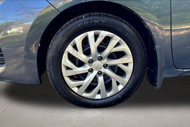 Used 2019 Toyota Corolla LE FWD image 34