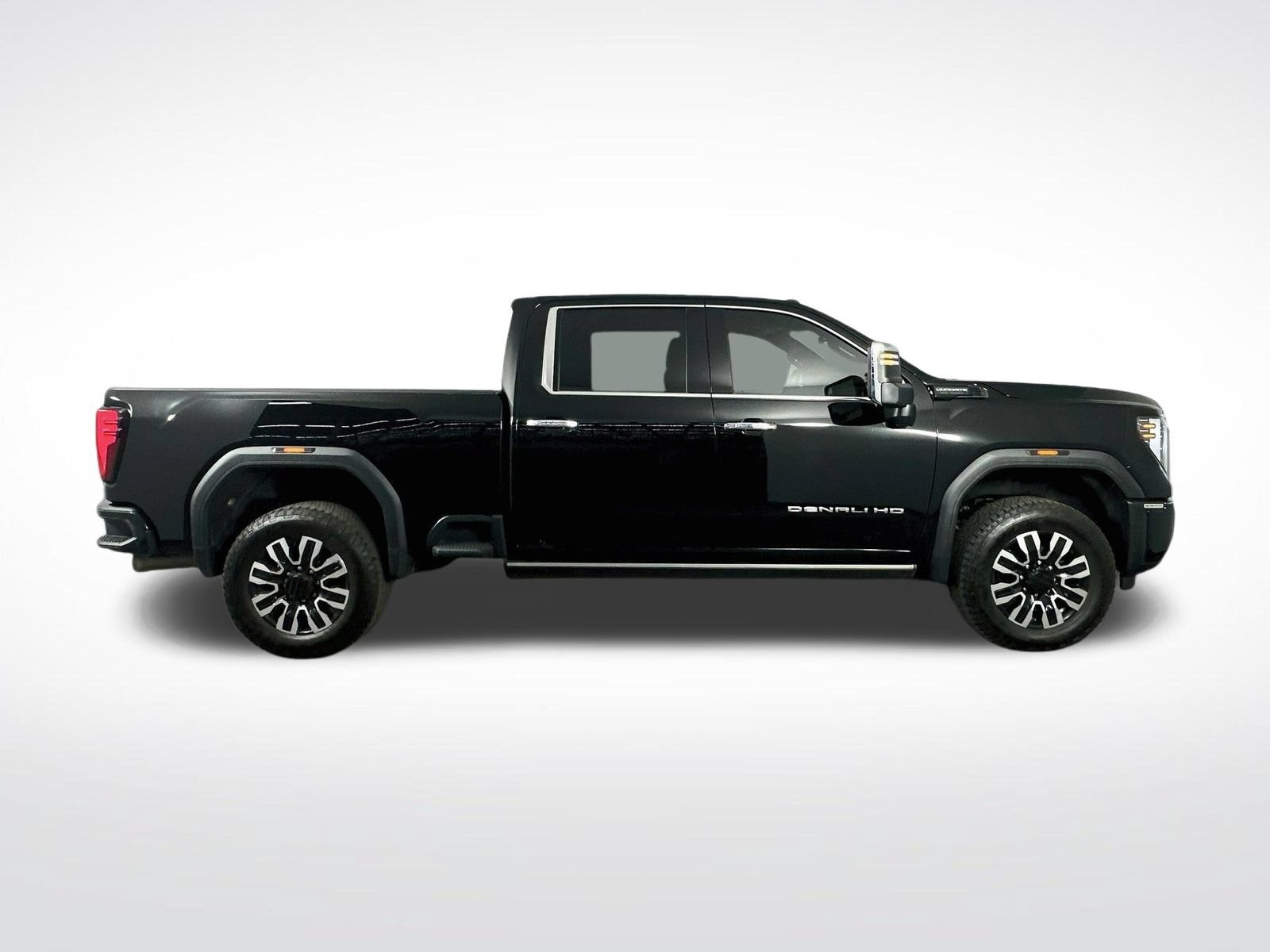 Used 2024 GMC Sierra 3500 Denali Ultimate AWD/4WD image 9