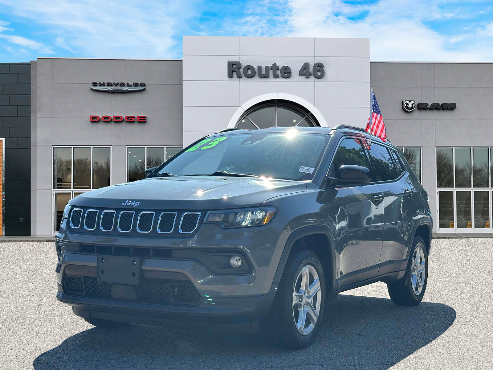 Used 2023 Jeep Compass Latitude AWD/4WD image 2