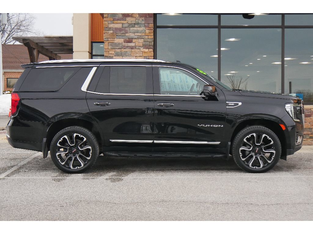 Used 2022 GMC Yukon SLT image 2