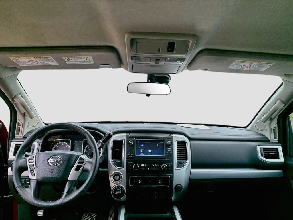 Used 2017 Nissan Titan PRO-4X AWD/4WD image 18