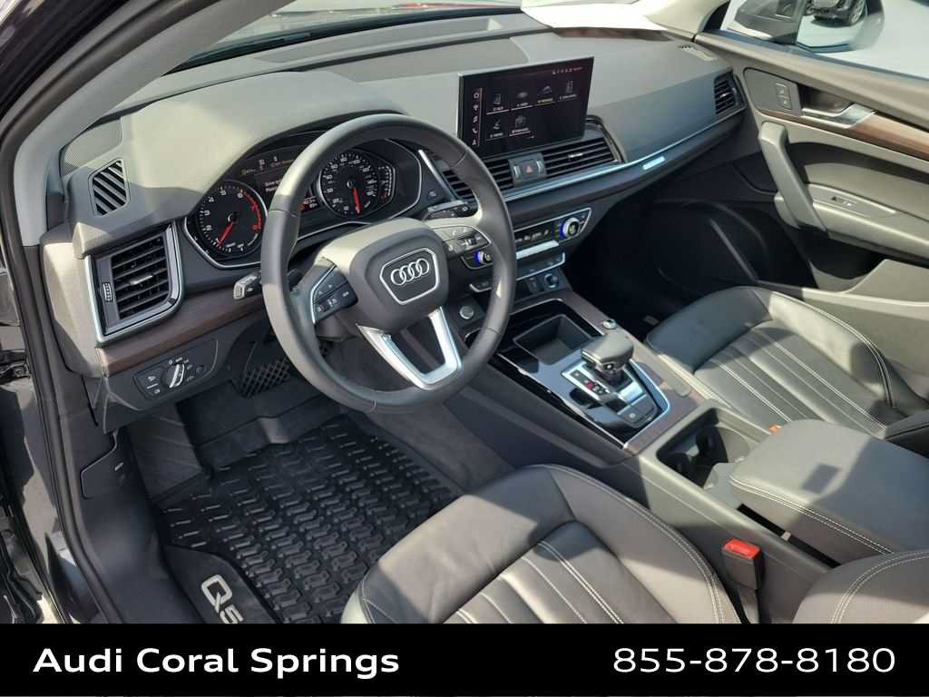 Certified 2023 Audi Q5 2.0T Premium w/ Convenience Package AWD/4WD image 2
