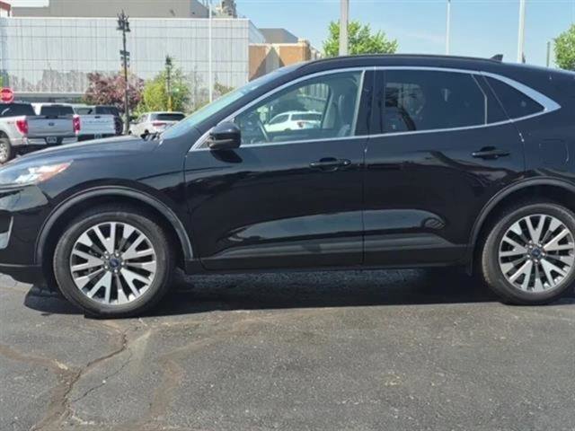 Used 2022 Ford Escape Titanium image 36