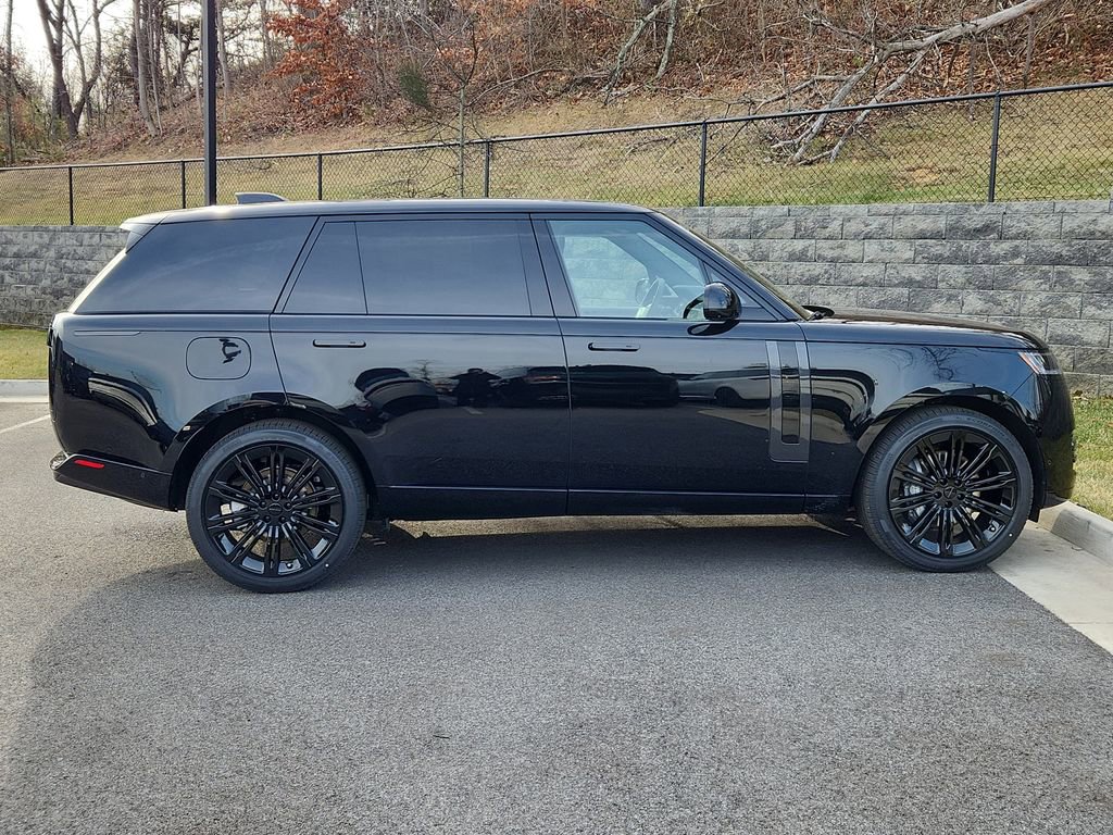New 2026 Land Rover Range Rover Long Wheelbase SE image 11