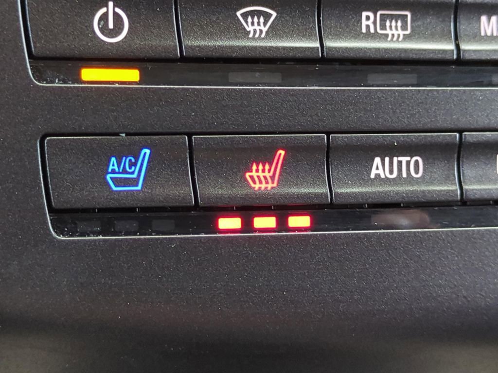 Used 2015 Lincoln MKC FWD w/ Equipment Group 102A Reserve image 23